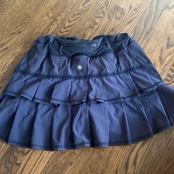 lululemon skirt - Picture 2 of 4